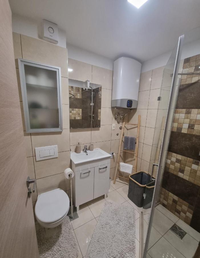 Apartment Natalia Valbandon ภายนอก รูปภาพ